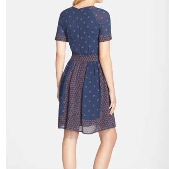 French Connection Print Georgette Fit&Flare Dress size 6 - Picture 2 of 6